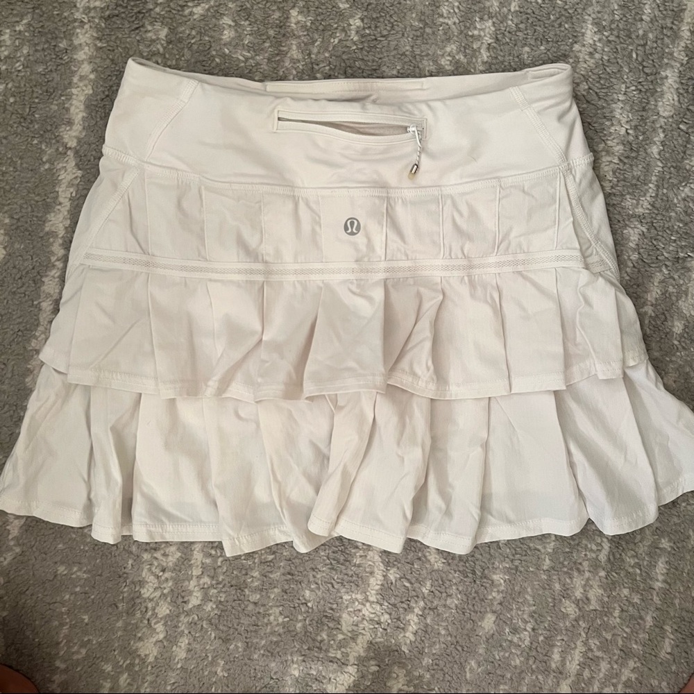 Lululemon White Ruffle Tennis Skirt Size 2